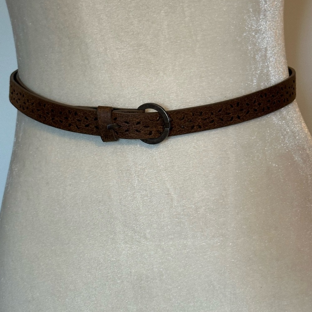 Brown Leather Belt with notched flower detail